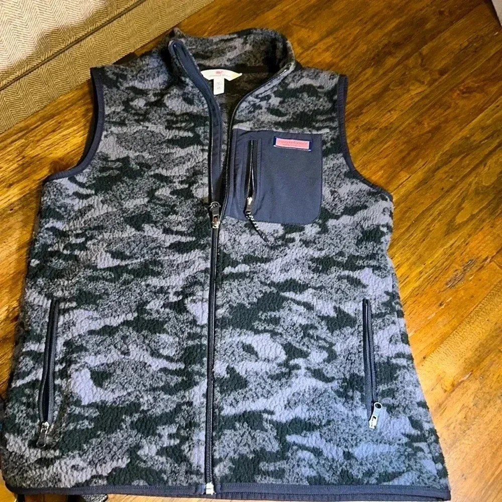 (EUC!) Vineyard Vines Martha’s Vineyard Short Sleeve Vest Fleece Gray/Black Camo